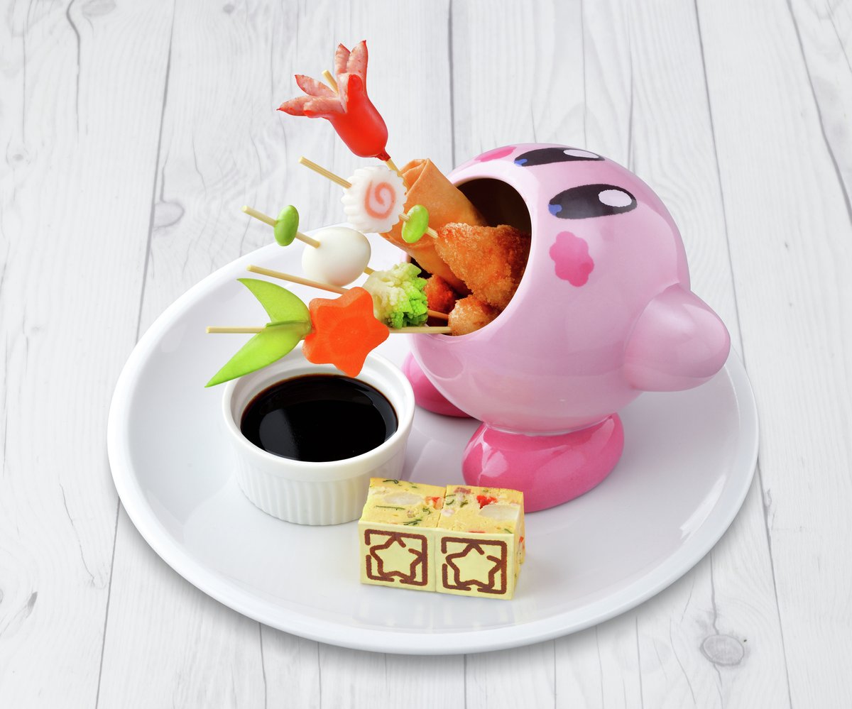 denfaminicogame's tweet photo. 「カービィカフェ OSAKA」が本日より常時オープン。「カービィのめっちゃすいこみ！串カツ」「ワドルディバーガー」など限定メニューがかわいい
https://t.co/ozgWdOen83

現在は年内分の予約が可能。『星のカービィ』グッズを販売する「カービィカフェ ザ・ストア OSAKA」も同時オープン https://t.co/xWJt0AqX9a