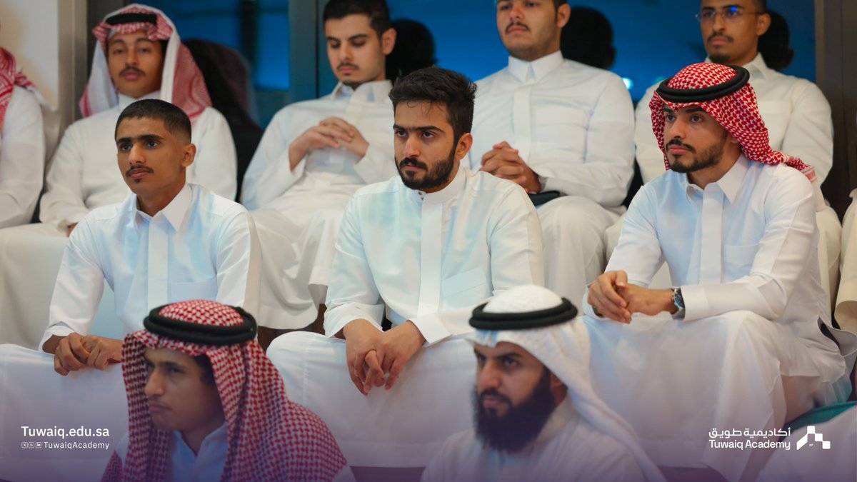 TuwaiqAcademy's tweet photo. من لقاء #طويق_Talk 🎙️    

بعنوان: التصميم العاطفي: كيف يتفاعل الناس مع المنتجات؟

مع أ. محمد السهلي. https://t.co/d57qkjZHRl