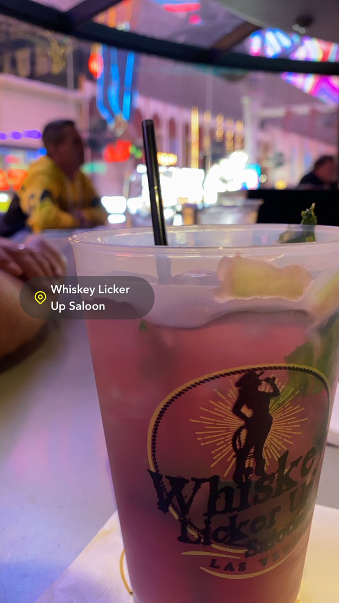 thatjustfigures's tweet photo. So excited to finally be in Vegas!!! https://t.co/HOXK4HMNlM
