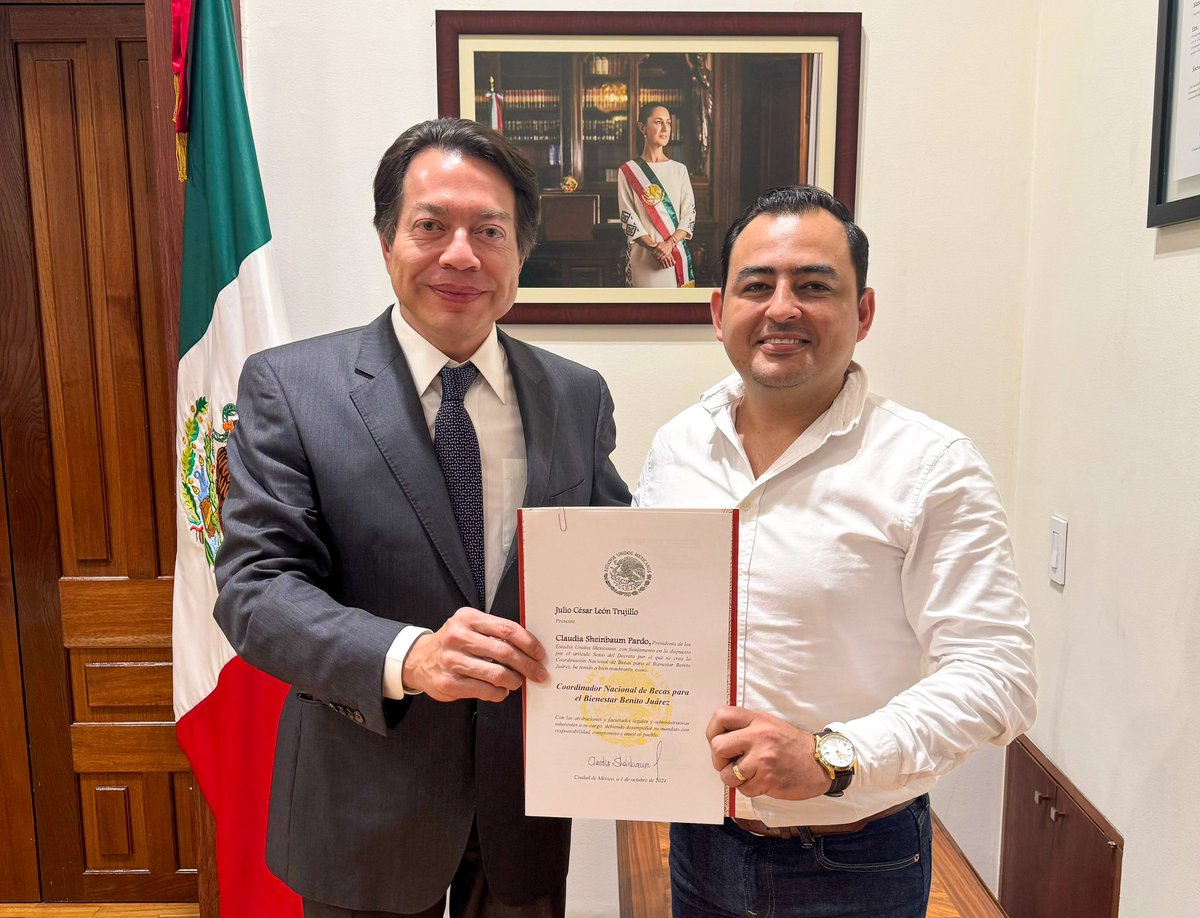 Hoy recibí mi nombramiento como coordinador nacional de Becas para el Bienestar, de manos del secretario de Educación, <a href="/mario_delgado/">Mario Delgado</a>.

Agradezco a él y a la presidenta <a href="/Claudiashein/">Claudia Sheinbaum Pardo</a> por la confianza. Trabajaré diariamente para que niñas, niños y jóvenes concluyan sus estudios.