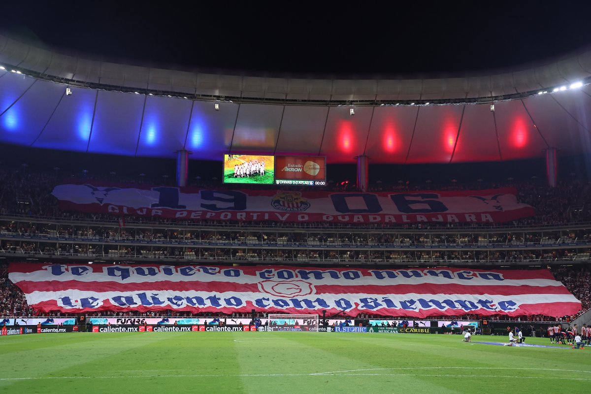 Chivas's tweet photo. 🔴⚪️ LA CIUDAD DEL GUADALAJARA ⚪️🔴 https://t.co/4vMsSzLJTR