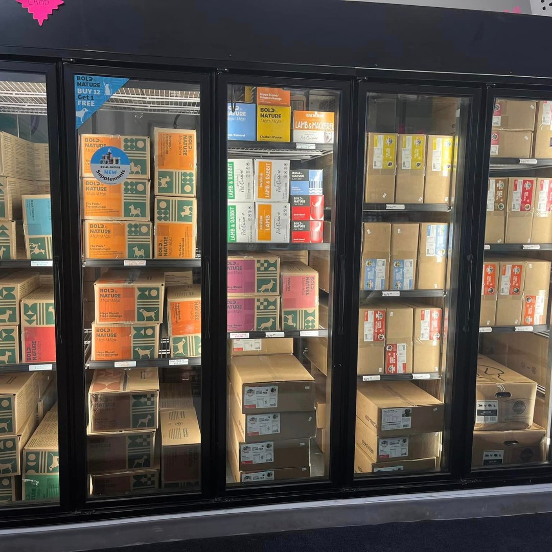 Stop by @charlieschoicesfm Nov 22 🐶😽
🐶 BOGO 50% off toys, treats &amp; chews 
😽 Free bag of treats w/ purchase of Raw or Kibble
🐶 Winter gear 25% off
😽Supplements 15% off (some exclusions may apply)
Fill your furry family members' stockings with treats while shopping local ❤️