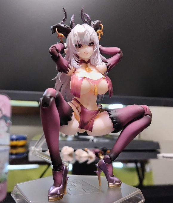 えっちな可動フィギュア来ました 