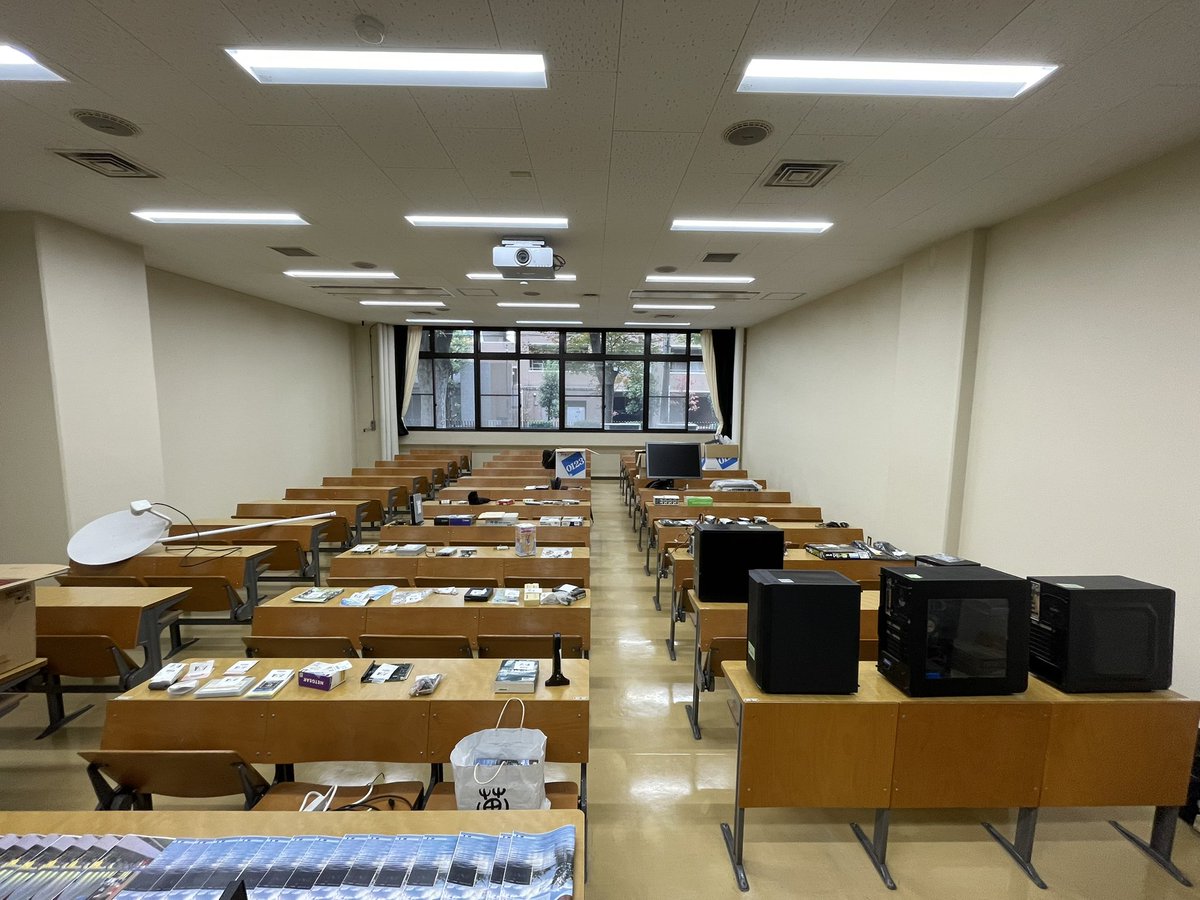 uecmma's tweet photo. 今年もじゃんく市やります！！
今年もラインナップが豊富に揃っているので是非お立ち寄りください！！

日付：11/22(金)〜11/24(日)
時間：10:00〜18:00
場所：西10号館115

#調布祭 #調布祭2024 https://t.co/PVxKjNNKIk