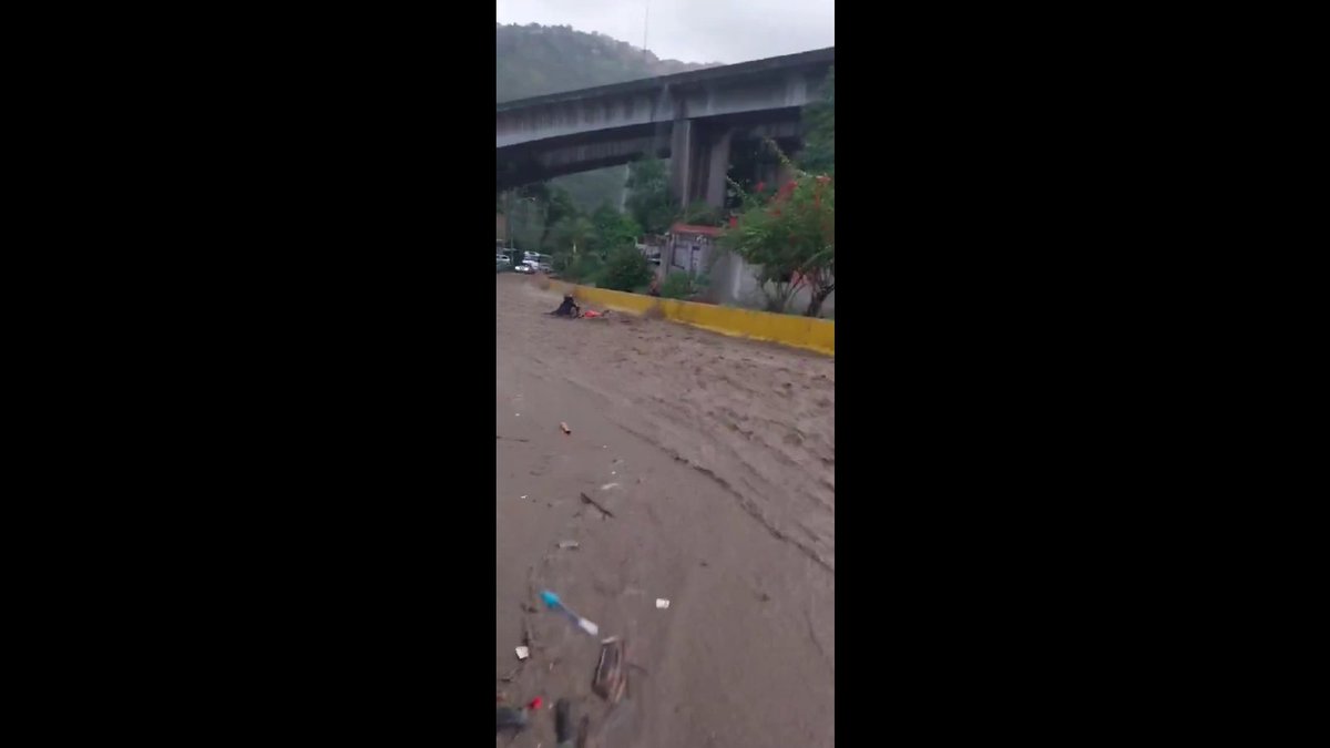 LeeGolden6's tweet image. BREAKING

Iceland volcano erupts for tenth time in three years!

Stranded motorists on moor road bank, Whitby UK!

Meanwhile Belgium was hit by a heavy snow storm

Rains caused a creek to overflow in Turumo, Sucre Municipality, Caracas in Venezuela
#GrandSolarMinimum