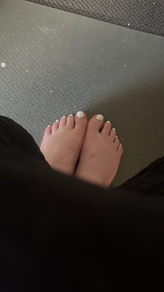 AussiePrincessB's tweet image. Just a hard working princess 

#feet #findom #findomau