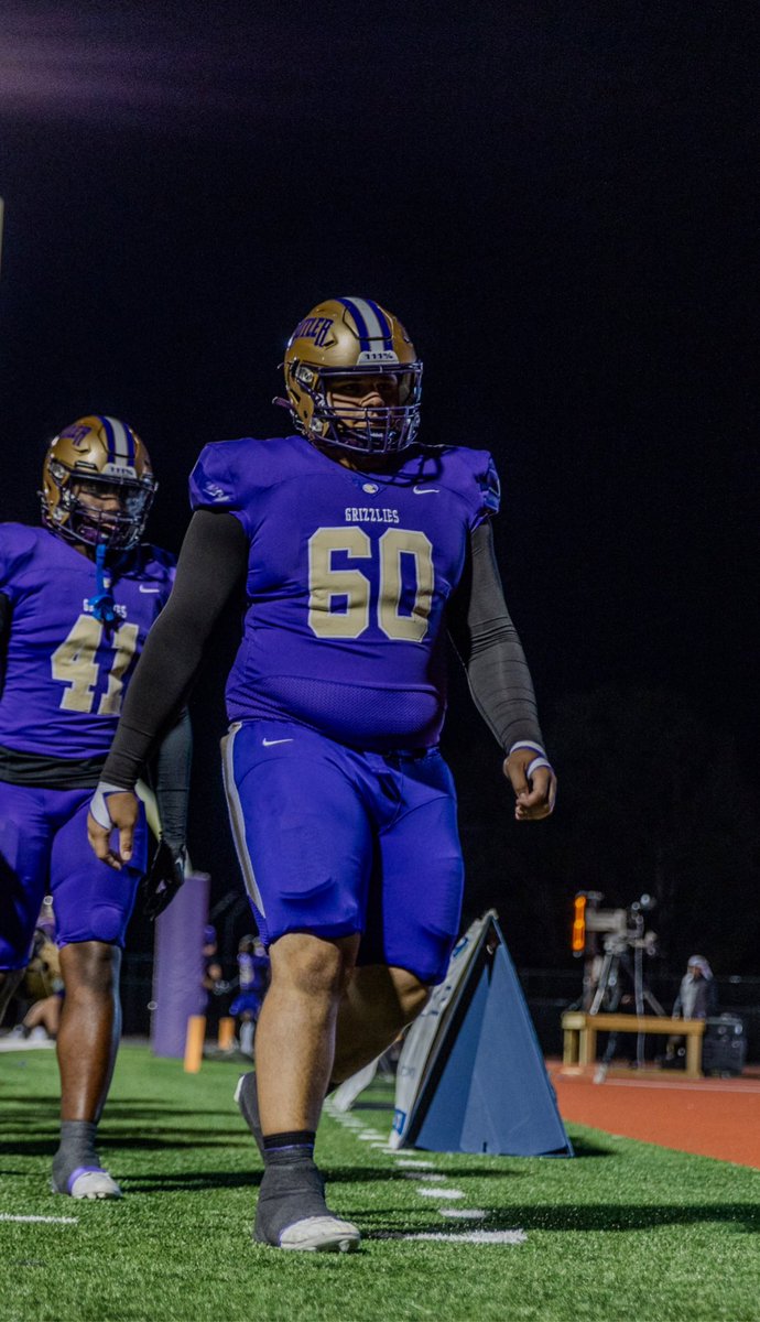 Kainen White 60# Buco🐻💜
6’ 320 Full Qualifier 4.0 GPA📚
5-10 Game film🙏🏼

hudl.com/v/2Qun0K