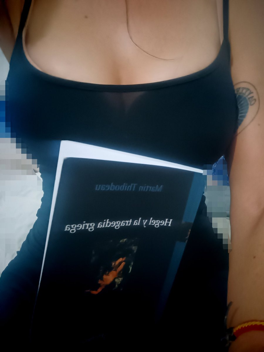 Ya lo dijo Hegel: "La belleza está en el interior solo debes alinear tus chakras" 🫶