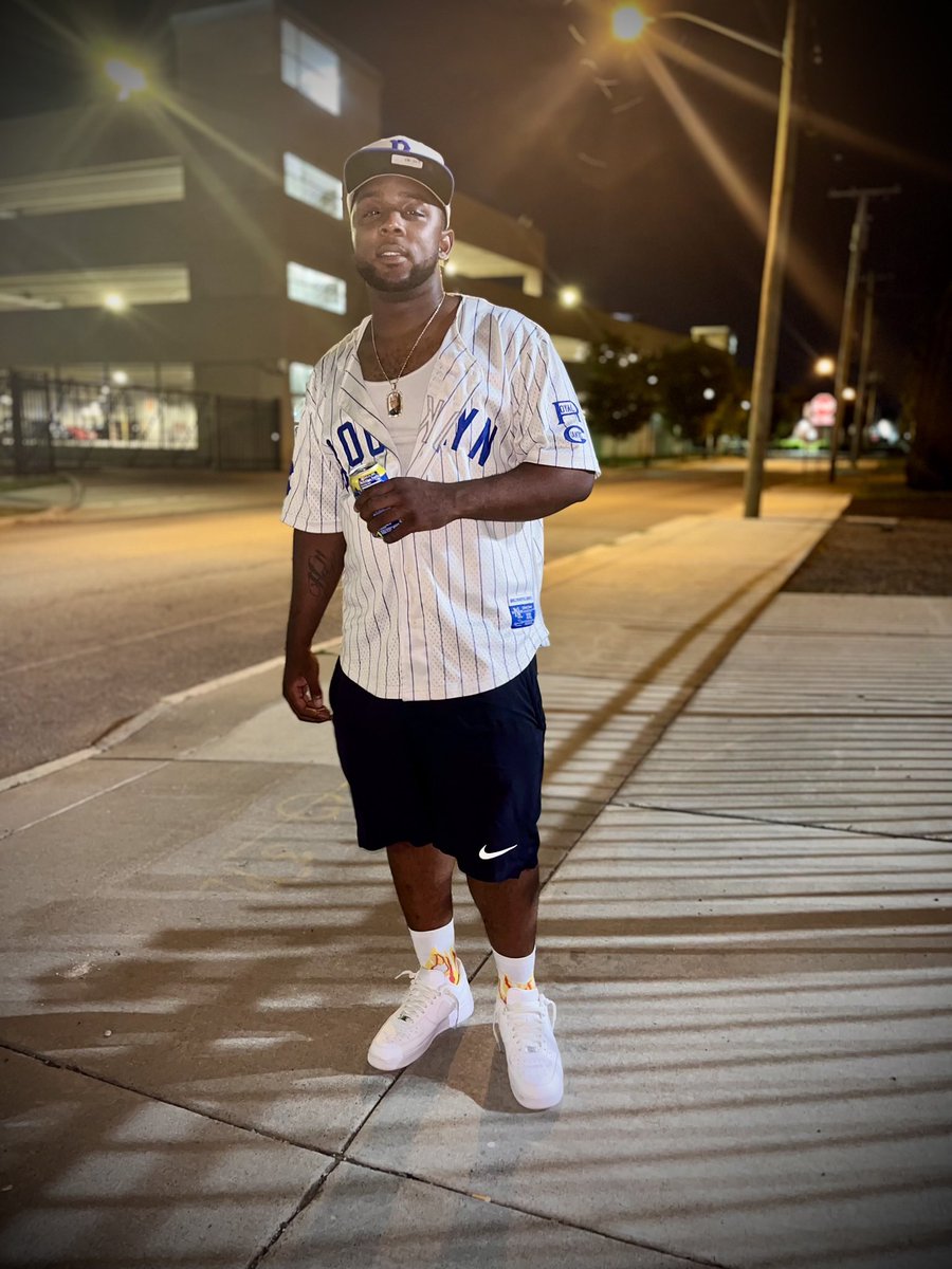 therealJHALL716's tweet photo. @TheyLuvvLi_ Buffalo https://t.co/bNyPmkYYFf