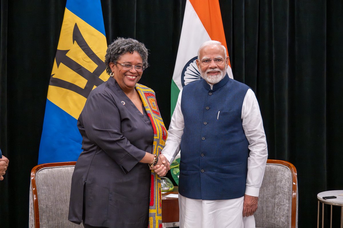 miaamormottley's tweet photo. 2/2: Key discussions included political support for reforms, potential collaborations in the pharmaceutical industry, and the idea of establishing a Caribbean bank. Action items were identified to explore these opportunities further. https://t.co/w4HrnZ5iXX