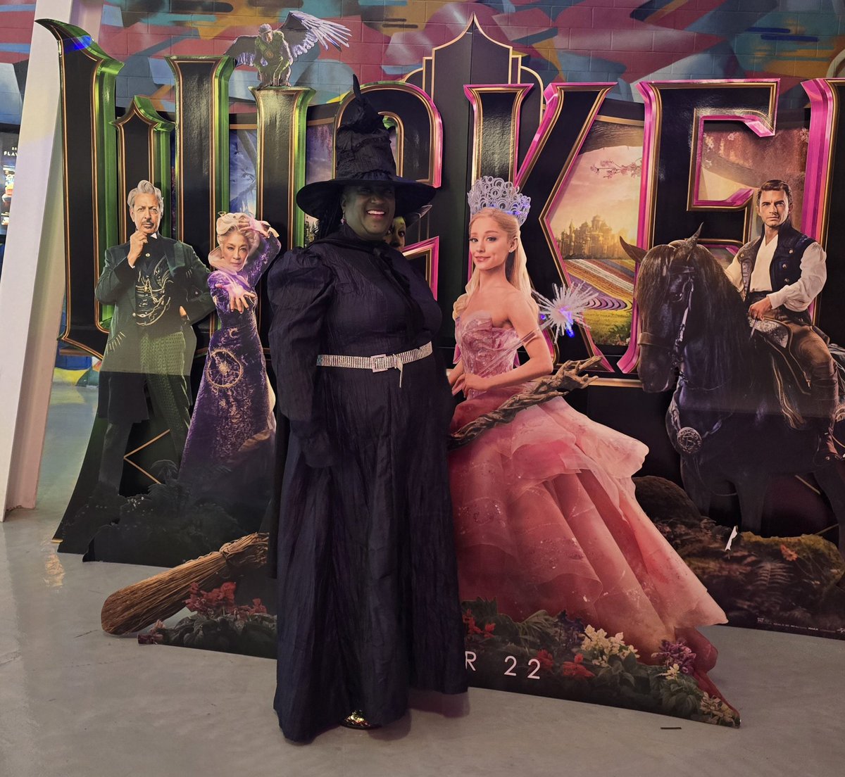 #WickedMovie Saw it tonight and as a superfan of the theatre version the movie blew me away!