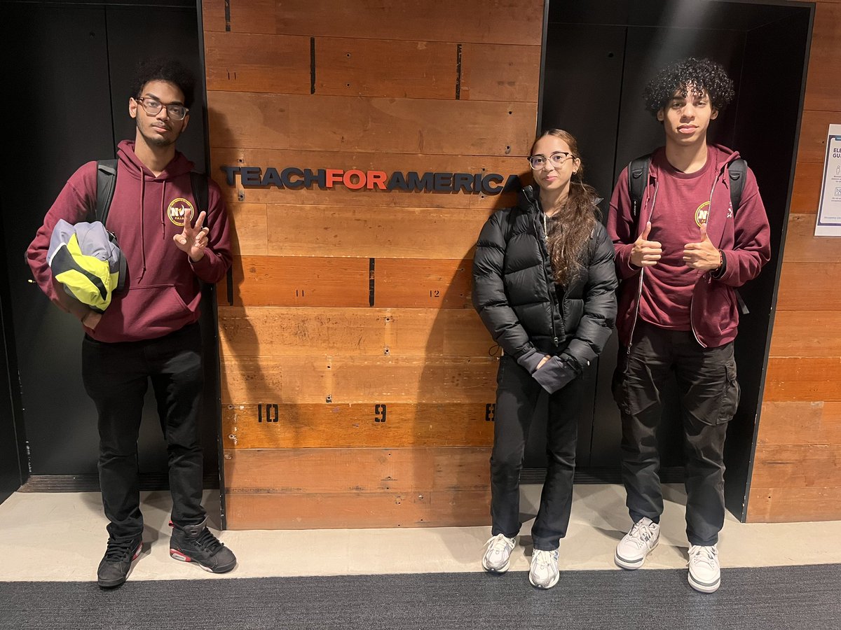 collinsnyc's tweet image. Today’s beauty Part I - absolutely phenomenal movie screening of the math documentary “Counted Out” and panel afterwards @TFANewYork. HUGE shout-out to my fellow TFA NY Alumni Association Board members who were there volunteering & my #APCalc and #APPreCalc students who attended.