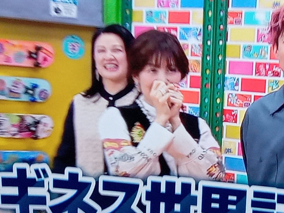 maluki_123's tweet photo. 福本莉子ちゃん、前から 誰かと��てるな〜と思ってたら、
荻野目洋子だ!!
あーすっきりした（笑）
#福本莉子
#荻野目洋子
#親子見たい https://t.co/hvZ8TQcmzK