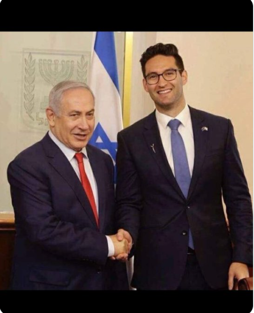 LindaConno's tweet photo. @Paul_Karp you mean that bloke who likes to hang out with fascist war criminals?
who cares what he says #VoteJoshOut https://t.co/npUztjkSzl