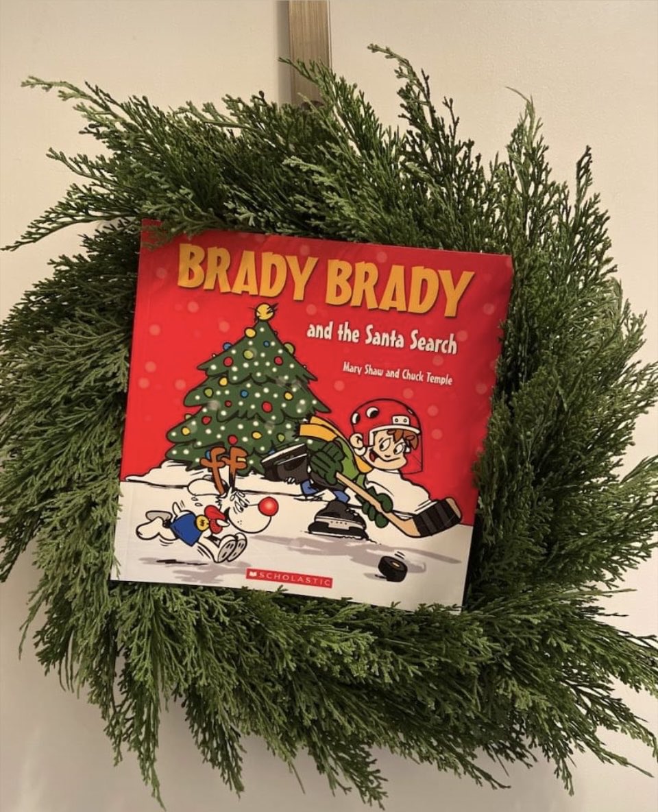 ⁦ Christmas shopping for your hockey crazed kid?  ⁦<a href="/scholasticCDA/">Scholastic Canada</a>⁩