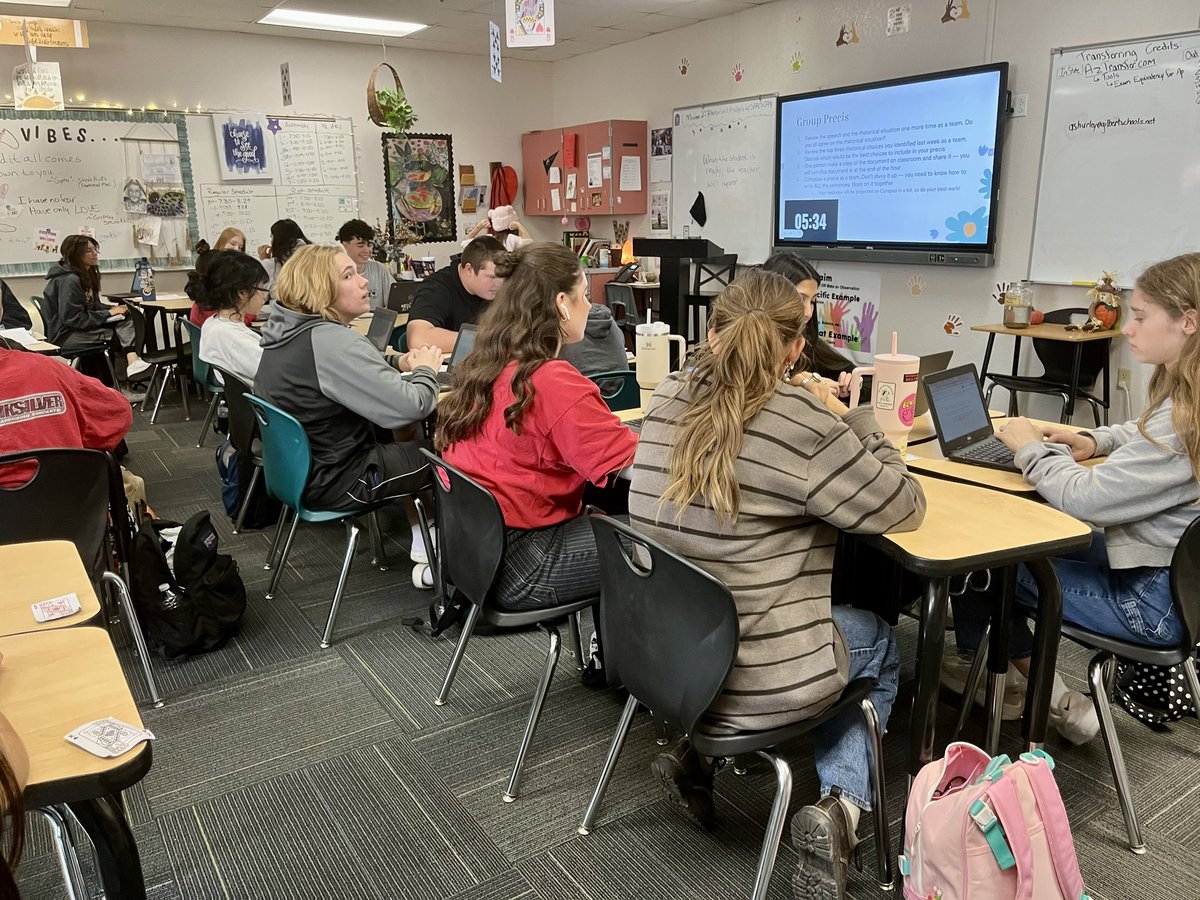 Marcietaylor14's tweet image. Nice to get into classrooms at Highland High on Monday! Love seeing my former Hawk Fam! ❤️#ConnectCreateCare @GPS_District