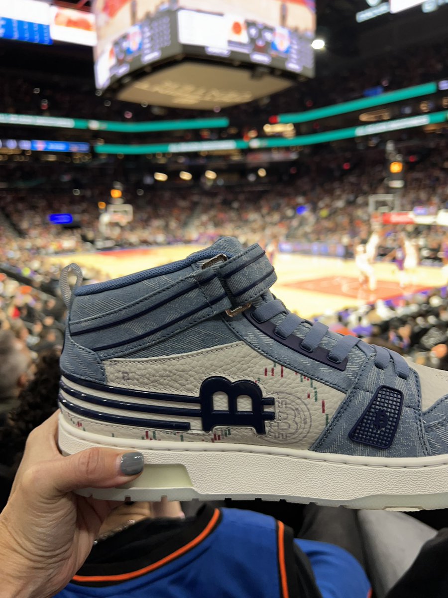 Dluxe ◨ ◨ (@dluxe33) on Twitter photo Well, the <a href="/Suns/">Phoenix Suns</a> are losing, but at least Bitcoin is ⬆️ $3K since the game started #bitcointo100k Well, the <a href="/Suns/">Phoenix Suns</a> are losing, but at least Bitcoin is ⬆️ $3K since the game started #bitcointo100k