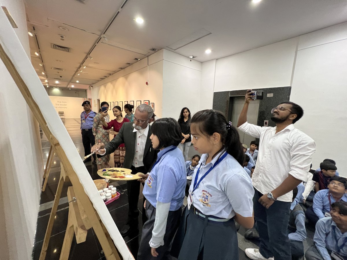 akbarsahebart's tweet photo. Workshop done in NGMA Art Gallery Delhi. I strive to inspire children to embrace art, fill their minds with colours, &amp; explore the world through creativity
https://t.co/crs3re15b4
#Kids #Children #Delhi #ArtForAll #Painting #artgallery #NGMA #school #students #Passion #AkbarSaheb https://t.co/AacBpxdYBQ