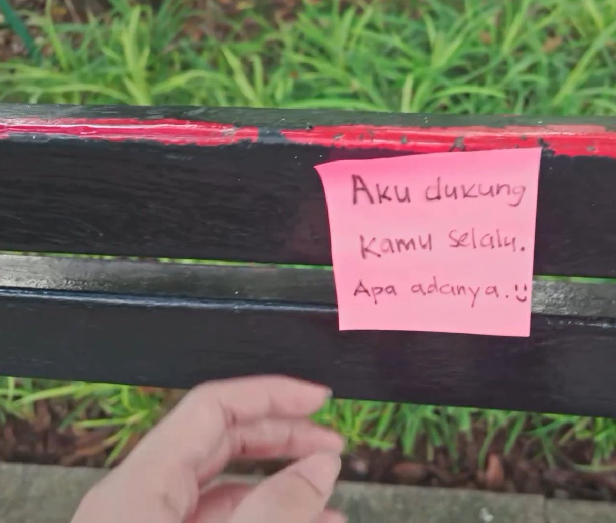 itsJustR_'s tweet photo. D-7

Versi dirimu yang saat ini adalah Versi yang terbaik yang kutahu. Meski terkena noda yang mengotori perkembagan perjalananmu.

Beebenah dan Jadilah kuat. Saat kembali nanti, ku yakin, kamu akan menjadi versi yang lebih lebih Baik dari kemarin @S_FloraJKT48

🤍🤍
#Apres21oshi https://t.co/Jn6rQIypxz