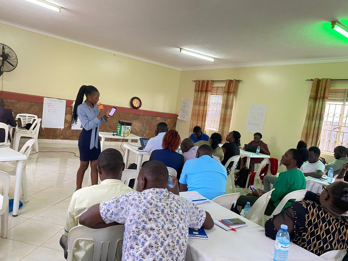 DianaAtwine's tweet image. Our digitization teams are training trainers who will, in turn, train VHTs to use the Electronic Community Health Information System (ECHIS). This system empowers VHTs to digitize household data, improving health tracking and decision-making. Data includes patient records,…