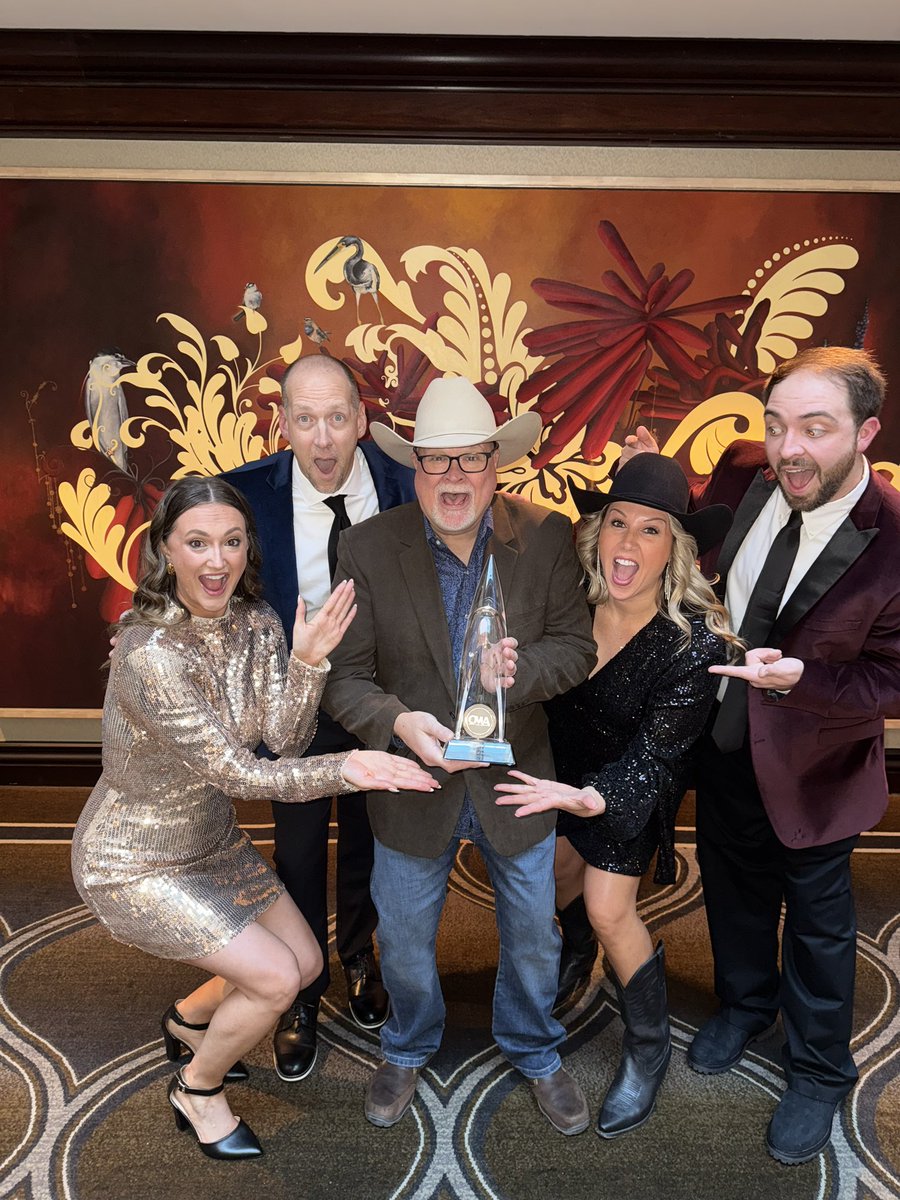 mikewheless's tweet photo. Thank you @CountryMusic for this honor! https://t.co/tAdc4JDrJQ