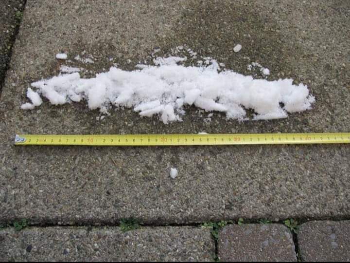 In het noorden van het land is vannacht 40 cm sneeuw gevallen.