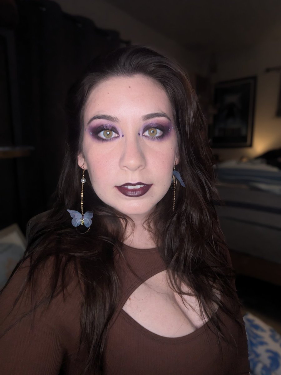 💜🖤💜 
.
.
.
#mythsandmakeup #morphe #purpleyeshadow