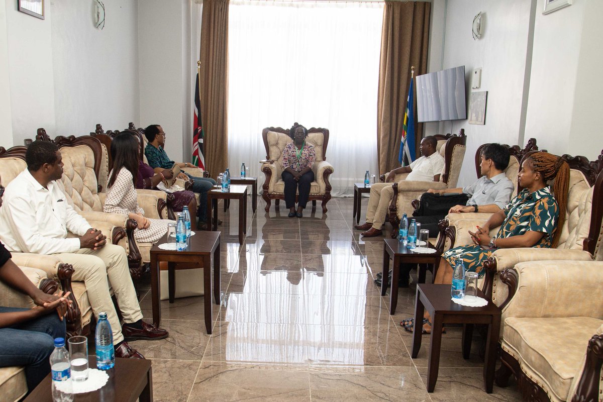 IGADLeadership's tweet photo. The IGAD Leadership Academy (ILA) team visited the @KSGKenya Mombasa Campus, where @IGADLeadership is located. The ILA team was accompanied by Prof @ShinodaHideaki of the Tokyo University of Foreign Studies and Ms Mio Nakano from @MofaJapan_en  
KSG Director of Linkages, Partnerships & Collaborations Dr. Prisca Oluoch welcomed the team. The ILA-KSG  partnership is a demonstration of the strong commitment by the two institutions to foster good governance in the region.
#LeadershipMattersMost #IGAD #LeadershipDevelopment