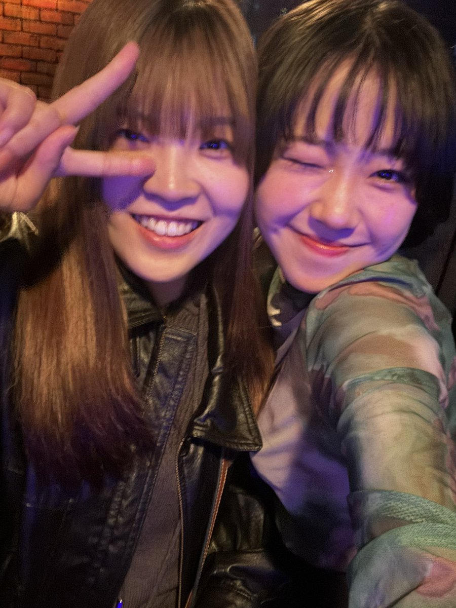 昨日
下北沢　CLUB Queありがとうございました
精進します
前バンド組んでた友達みにきてくれてﾊﾋﾟﾊﾋﾟ