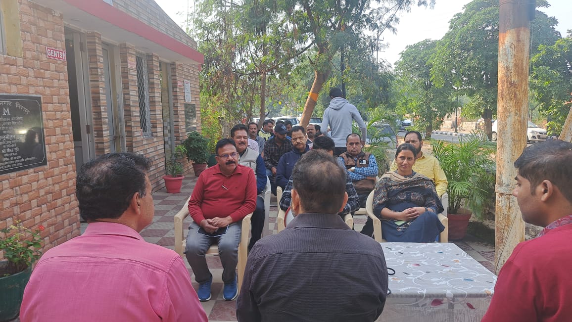 jmcsbm's tweet photo. Citizens Joined #CleanToiletCampaign in Community Meeting! Shared feedback and discuss the dos & don’ts to keep our toilets clean. Let’s work together for a healthier, cleaner Jammu #CleanToiletCampaign #CommunityHygiene #ShulabhShochalay https://t.co/m8gA6RMvdi