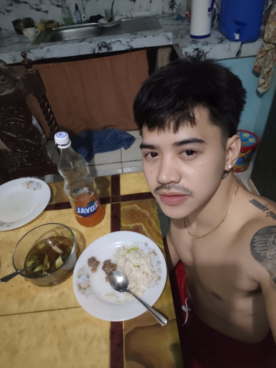 MasseurFitz's tweet photo. Tara sabayan mo ko kumain, nilagang sabaw with royal. 

Duty po ako mamaya sa Seven Senses Spa, 6pm-1am. 

Sa halagang 700 mo may free access kana sa wet area. jacuzzi, steam and sauna at maexperience ang sensual massage ko.

📞09504520745 https://t.co/InMfvkurBT