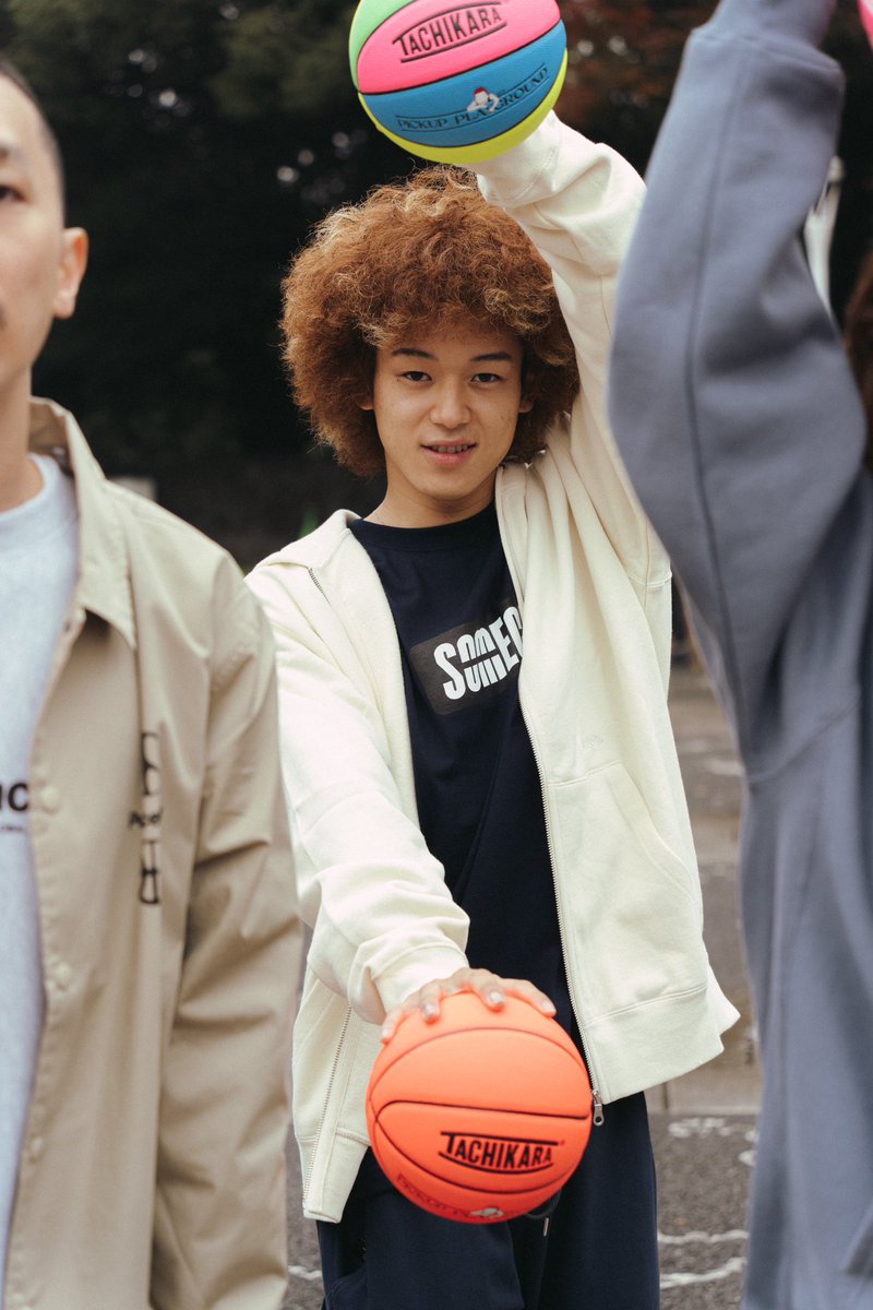 いよいよ明日から！
あの “赤い髪の天才” が力を寄せるPICK UP PLAYGROUNDとTACHIKARAによる最新プロダクトが、2024年11月22日(金)よりタチカラ直営オンラインストア、また日本全国のアルペン/スポーツデポの実店舗にて発売開始！  
#tachikara #タチカラ #井上雄彦 #SLAMDUNK #スラムダンク #桜木花道