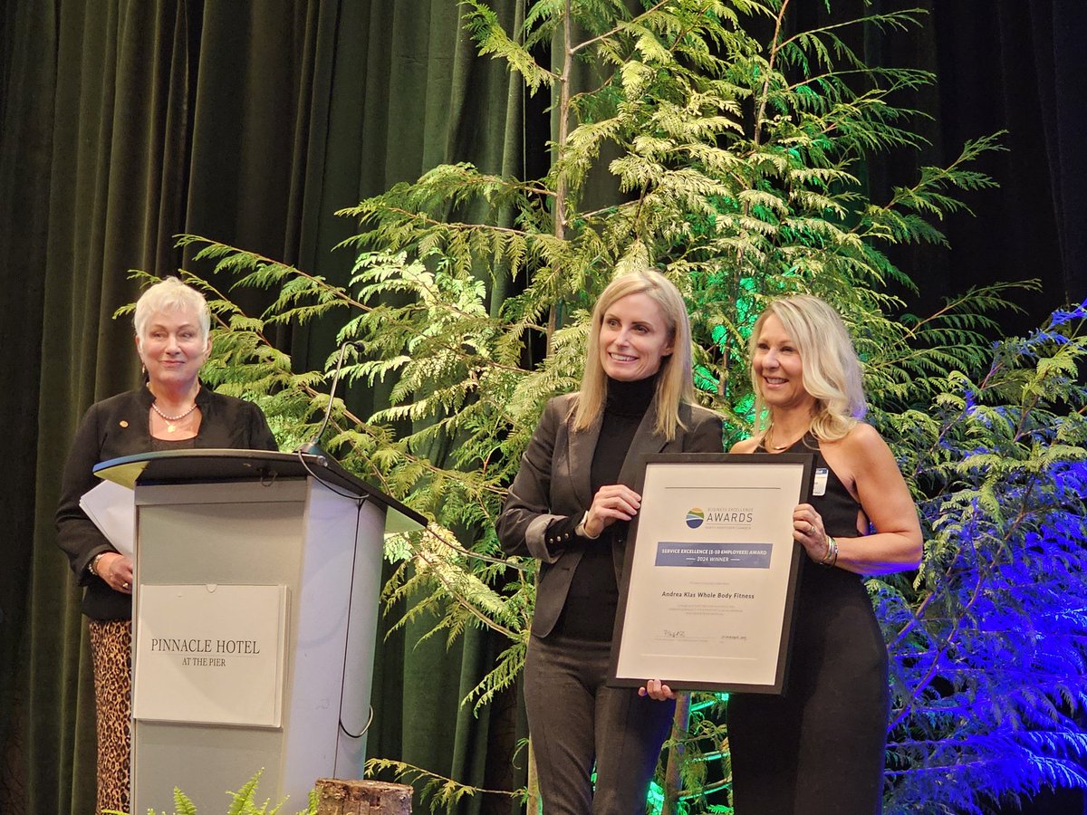 🌟🏆 Congrats to Service Excellence Award ( 1-10 employees) Winner @andreaklasfitness, and thank you to Award Sponsor <a href="/VanNorthShore/">VancouversNorthShore</a>!

#NVChamberBEA2024