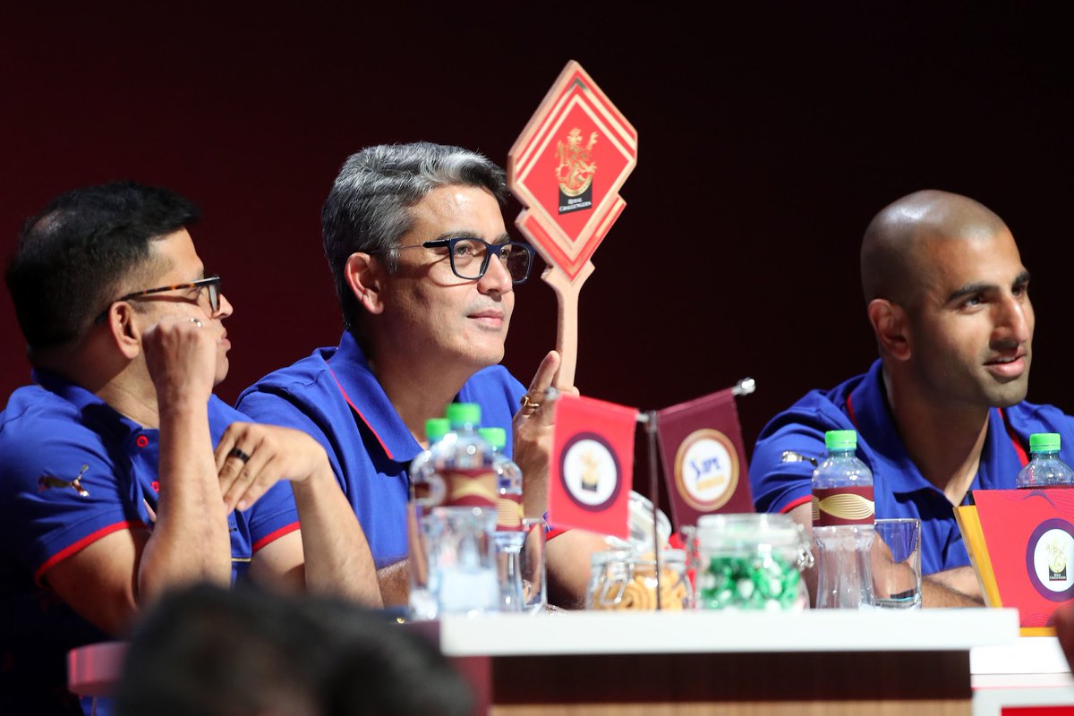 Kaushik R (@kaushik_cb) on Twitter photo Where <a href="/deeputalks/">Deepu Narayanan</a> and I look at recent trends in the IPL to make inferences about which categories could see pitched battles at the first mega #IPLAuction in the Impact-Sub era 🔨 cricbuzz.com/cricket-news/1… Where <a href="/deeputalks/">Deepu Narayanan</a> and I look at recent trends in the IPL to make inferences about which categories could see pitched battles at the first mega #IPLAuction in the Impact-Sub era 🔨 cricbuzz.com/cricket-news/1…