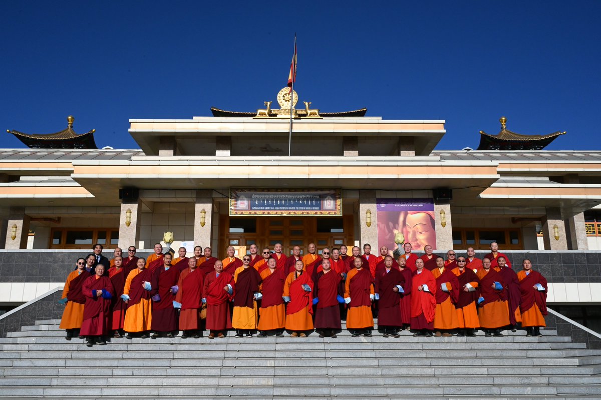 Монголын Бурханы Шашинтны Төвийн Тэргүүн лам нарын зөвлөлийн 2024 оны намрын ээлжит хурал 2 дахь өдрөө үргэлжилж байна.