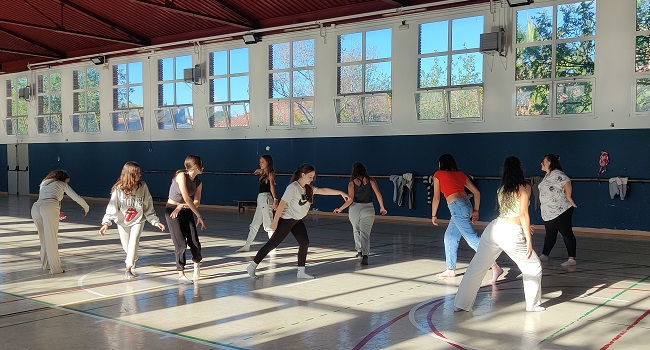 Aj_Sabadell's tweet image. #NOTICIA ➡️ L’Institut Ferran Casablancas impulsa la creativitat amb el projecte Fil d’Art  

📌Més informació: ow.ly/e2Qi50UbGag 

#Sabadell #Educació #Art