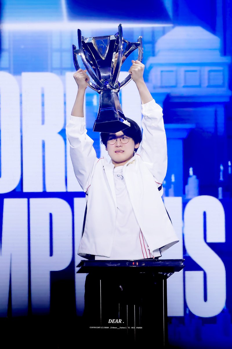 𝑫𝑬𝑨𝑹. tweet media