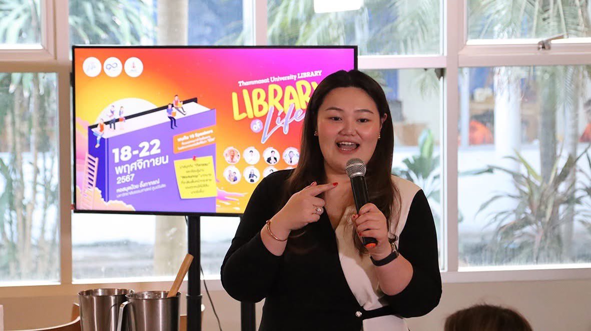 tulibs's tweet image. บรรยากาศวันที่ 2 ของกิจกรรม #LibraryofLife 🩵
ขอขอบคุณพี่ก็อตจิและคุณแม่ชิ @godji_godji ที่มาพูดคุยกับห้องสมุดมาก ๆ ค่า🥰 และร้าน Noir Candle Station กับการทำเทียนไขถั่วเหลืองสุด Cute 🕯️

#LibraryofLife #LearnLifeLibrary
#TULibrary90Years