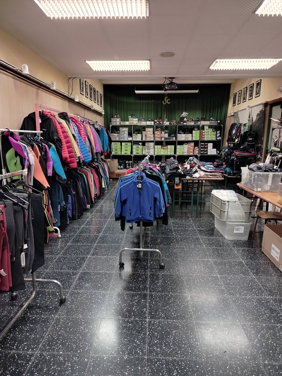 Ja quasi tot a punt pel nostre #mercadillo #materialmuntanya
#ocasió #sants