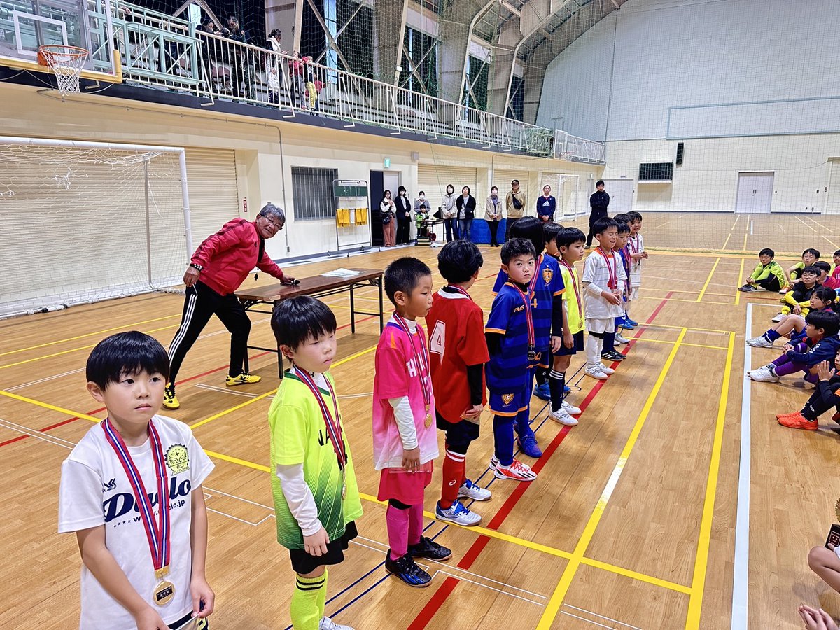 第一回U-8Pivo!高沢記念杯
優勝　東北デルソーレ
準優勝　中野エスペランサ
第三位　長野ガーフ
長野県の中野市民体育館で11月16日に記念すべき第一回大会が行われました！優勝は東北デルソーレ
おめでとうございます
#Pivo!Champion'sCup #東北デルソーレ #中野エスペランサ #長野ガーフ