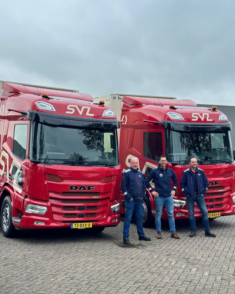 Met trots geleverd uit een serie aan SVZ Transport te Hoogeveen. Twee keer een XD 450 FT. 

Wij wensen alle chauffeurs van SVZ Transport veel veilige en plezierige kilometers toe!

#DAFNederland #Truckland #DAF #XD