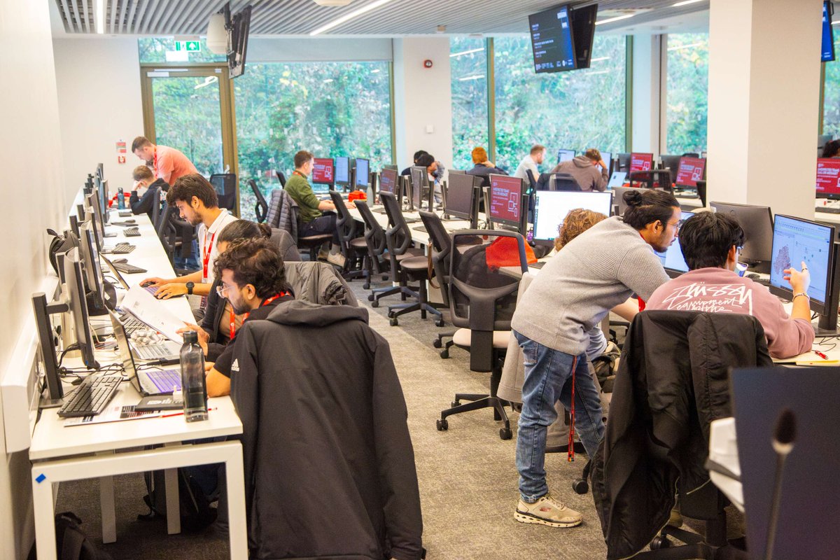 alteryx's tweet image. Last week, @QUBelfast and #AlteryxSparkED hosted a Datathon with 150 students from Governance &amp;amp; External Affairs, Business School, and EEECS. The top teams shared Alteryx-powered insights at the Global Innovation Summit, with the winner scoring a trip to the US! 🎉