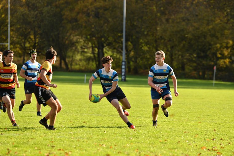 Reigate U16's Continue Impressive Form, match report from this weekend's impressive 40-17 win
_
#ReigatesClub #90YearsStrong
reigaterugby.com/news/reigate-u…