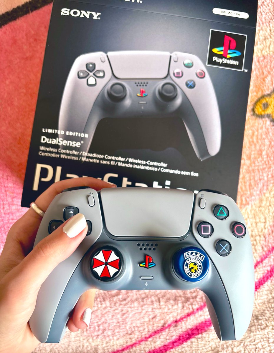 El Dualsense edicion 30th anniversary, es simplemente precioso.🩶
