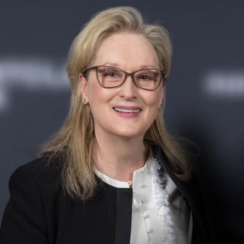 SGchartupdate's tweet image. Oscar winner Meryl Streep hosted an "Emilia Perez" screening and Q&amp;amp;A with Selena Gomez last night.