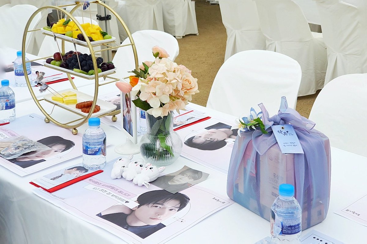 indwell931028's tweet photo. 240816 '탁류' 정천役 박서함 배우 식사 서포트 

자세한 후기는 네이버 인드웰 카페 ⬇️⬇️⬇️
https://t.co/usCRF7ObBd

#박서함 #탁류 https://t.co/1RnJiH0Am4