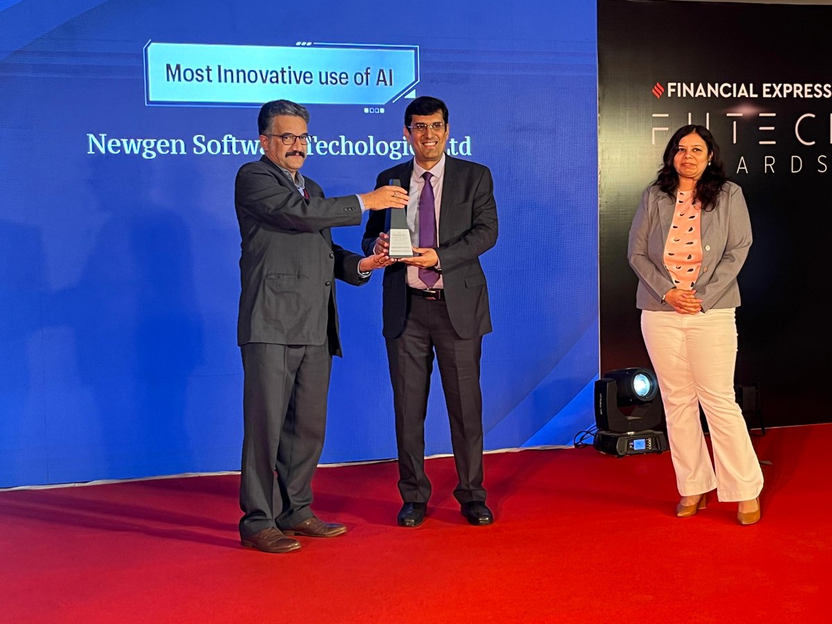 FinancialXpress's tweet image. LIVE from #FEFutechAwards: Recognizing groundbreaking advancements. Congratulations to the winners of the Most Innovative Use of AI category:

🥈 Silver: Roadzen and Newgen Software Technologies ltd.
🥉 Bronze: Max Life Insurance Company Limited and Coforge

#FE #FutechAwards