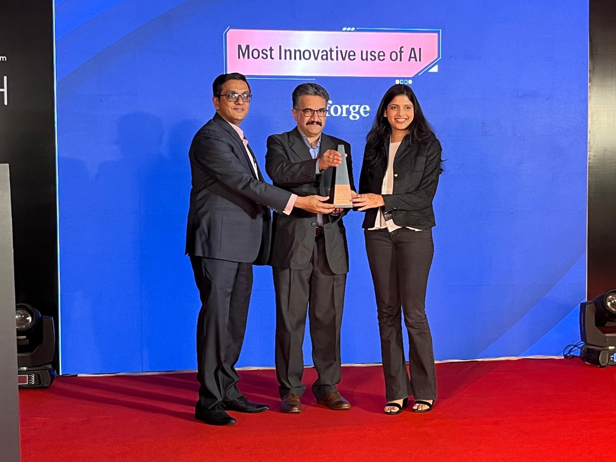 FinancialXpress's tweet image. LIVE from #FEFutechAwards: Recognizing groundbreaking advancements. Congratulations to the winners of the Most Innovative Use of AI category:

🥈 Silver: Roadzen and Newgen Software Technologies ltd.
🥉 Bronze: Max Life Insurance Company Limited and Coforge

#FE #FutechAwards