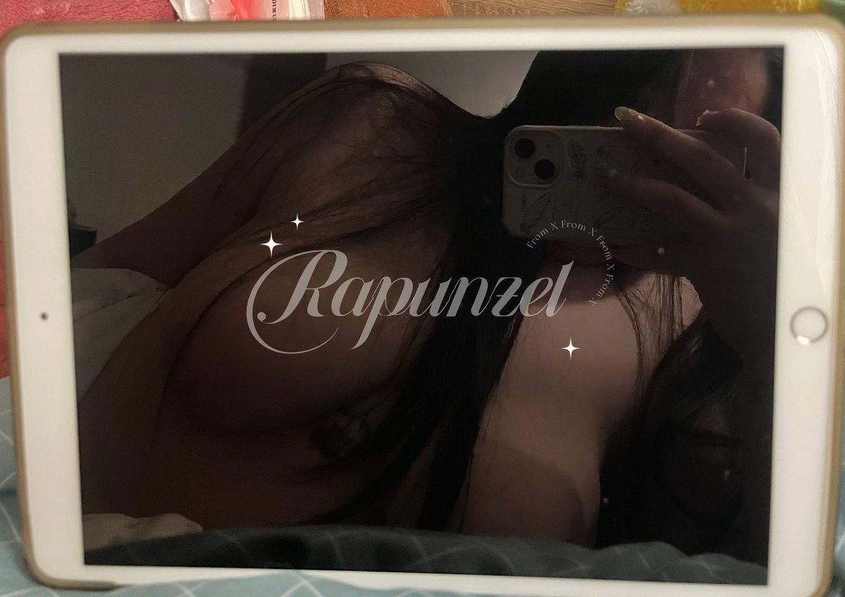 r___tt___'s tweet photo. Netflix and Chill ? https://t.co/QxbMk4mpTu