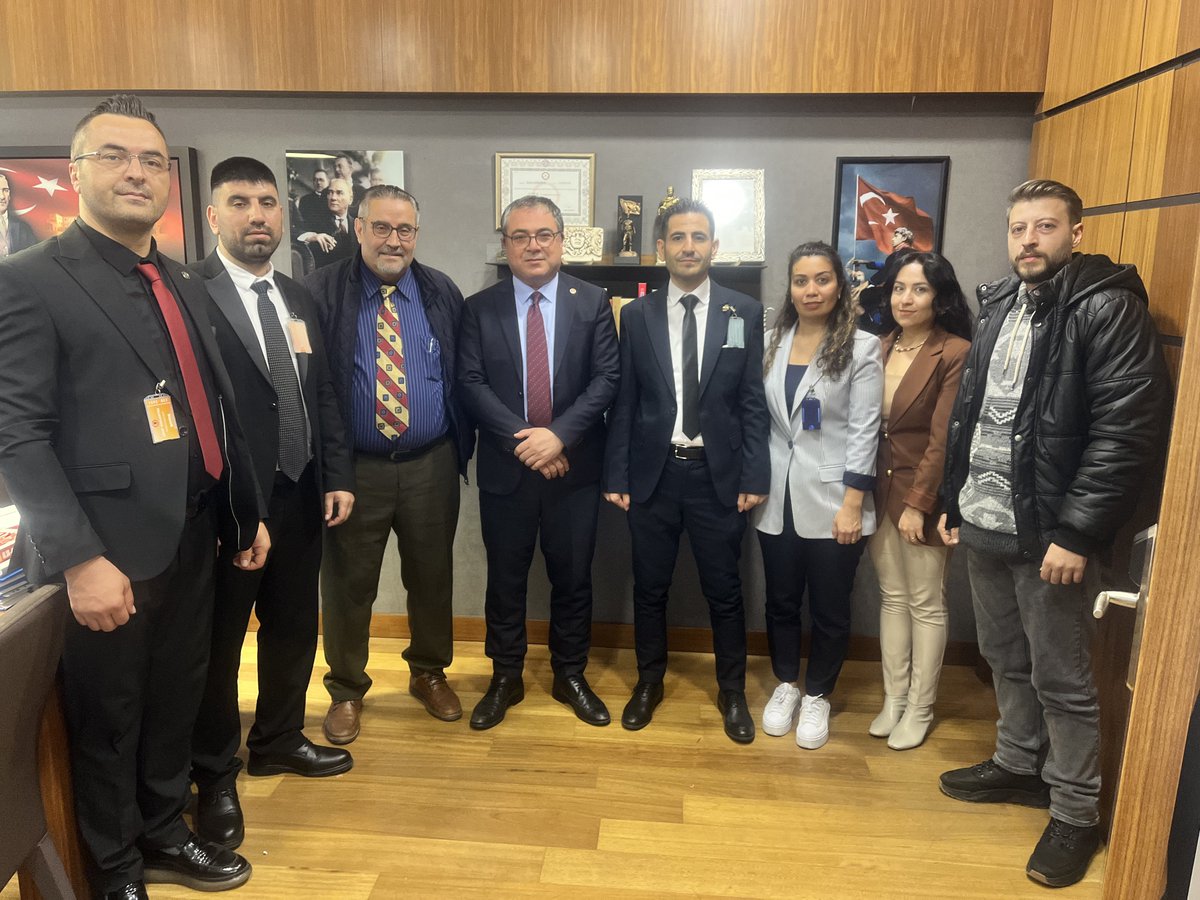 EvrimKarakoz's tweet photo. Yardımcı Hizmetler Sınıfı ve Eğitim Çalışanları Sendikası Genel Başkanı Olcay Çelik, Yardımcı Hizmetler Sınıfı ve Büro Çalışanları Sendikası Genel Başkanvekilleri Eda Karakaya ve Fatma Öztürk Barlas, Yardımcı Hizmetler Sınıfı Derneği temsilcisi Fetay Sabancı ve #YHS çalışanları ile TBMM'de bir araya gelerek sorunlarını ve taleplerini dinledik.
#YardımcıHizmetlerSınıfı sorunlarının takipçisi olacağız.
Nazik ziyaretleri için kendilerine teşekkür ediyorum. 

#YhsMeclisteÇozümBekliyor
@YhsEgitimSen @YhsBuroSen @YhsSaglikSen @yardimcihizmet1 @YhsPlatformu